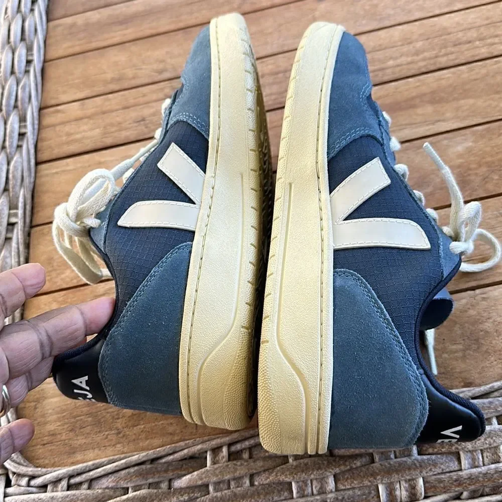Veja Men’s V-10 Mesh Sneakers EU40/US7